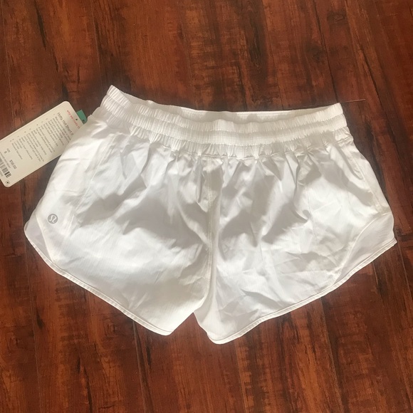 LULULEMON Hotty Hot Shorts 2.5 - Picture 4 of 6